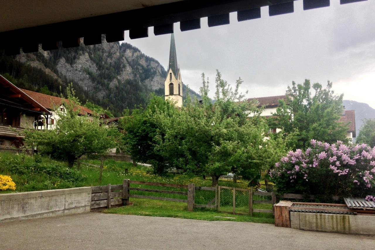 Landhus Almens Hotel Exterior photo